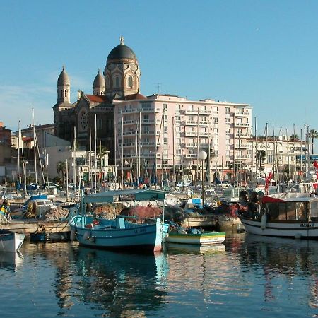 123 Sadi Carnot, Classe 2 Etoiles Saint-Raphaël Екстериор снимка
